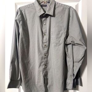 Van Huesen XL long sleeve dress shirt